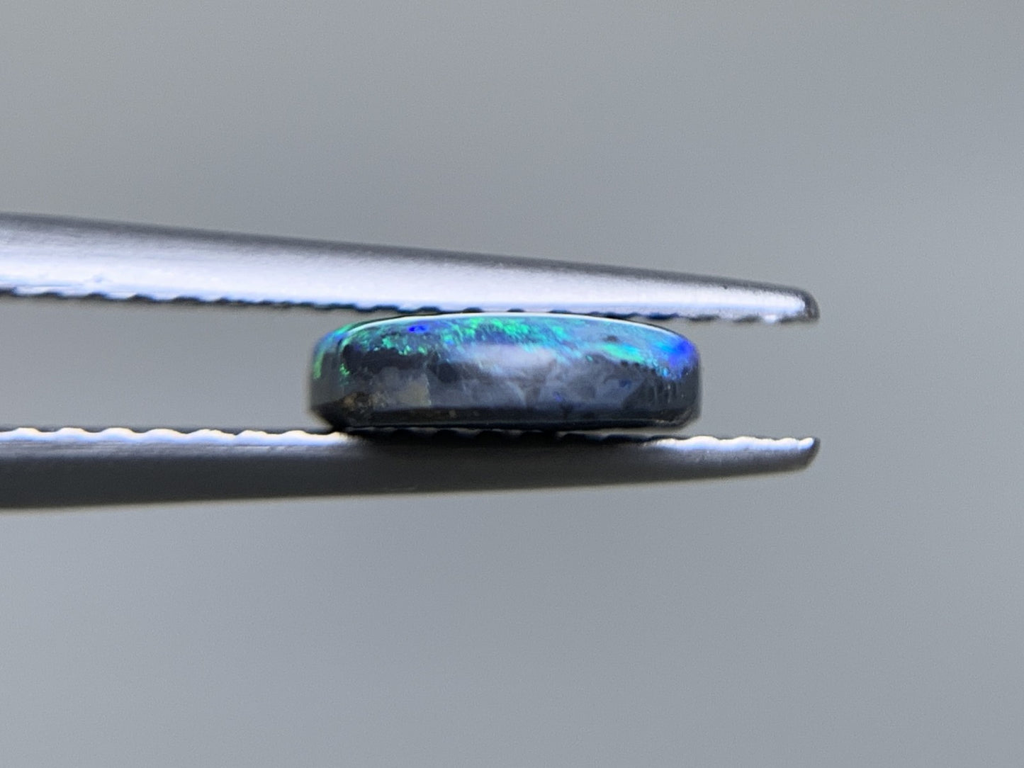 ブラックオパール 天然 1.313ct 中央宝石ソーティング付き 9.9㎜×7.8㎜×2.3㎜ ルース（ 裸石 ） 6482Y