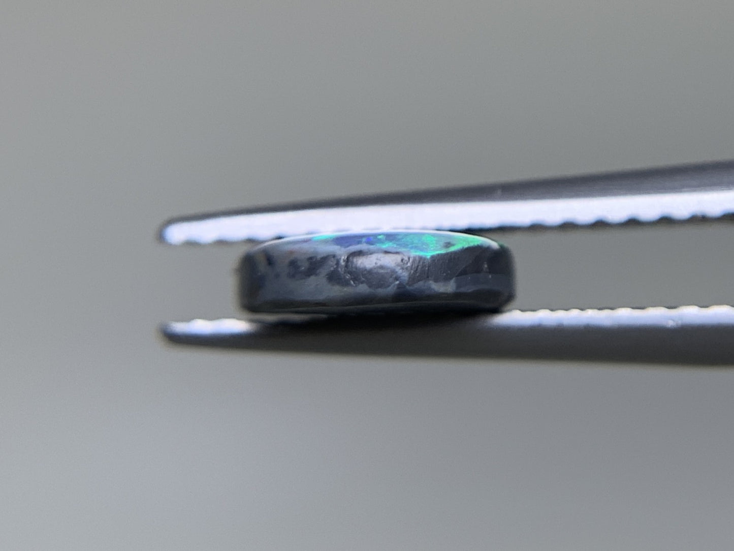 ブラックオパール 天然 1.313ct 中央宝石ソーティング付き 9.9㎜×7.8㎜×2.3㎜ ルース（ 裸石 ） 6482Y