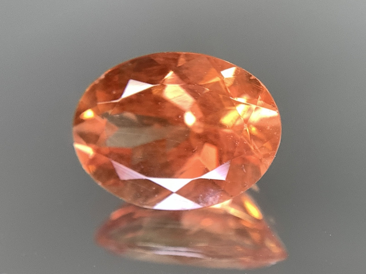 アンデシン 天然 1.683ct 宝石ソーティング付き 9.3㎜×6.8㎜×4.9㎜ ルース（ 裸石 ） 5680Y