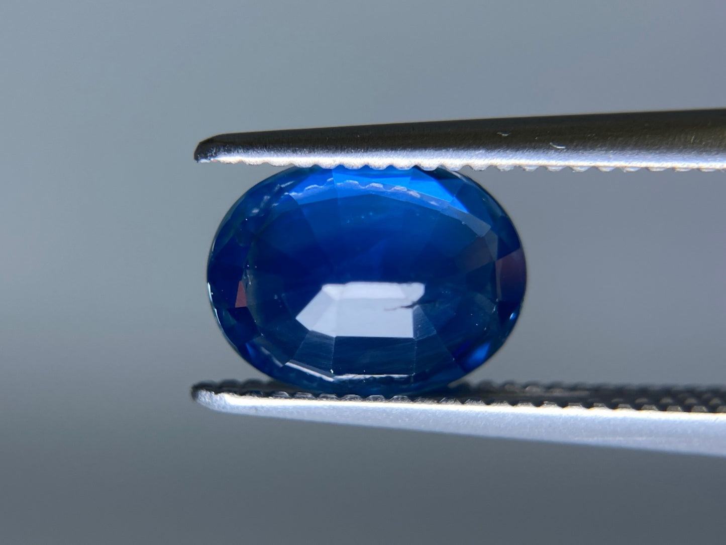 サファイア 1.56ct AIGS鑑別書付き コンフラワーブルー マダガスカル産 8.05㎜×6.15㎜×3.44㎜ ルース（ 裸石 ） 3299S