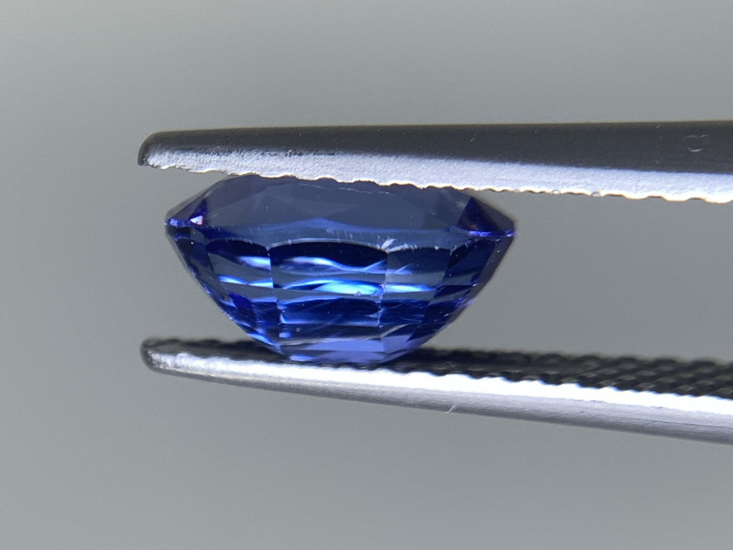 タンザナイト 天然 1.657ct 宝石ソーティング付き 8.0㎜×5.9㎜×4.2㎜ ルース（ 裸石 ） 5652Y