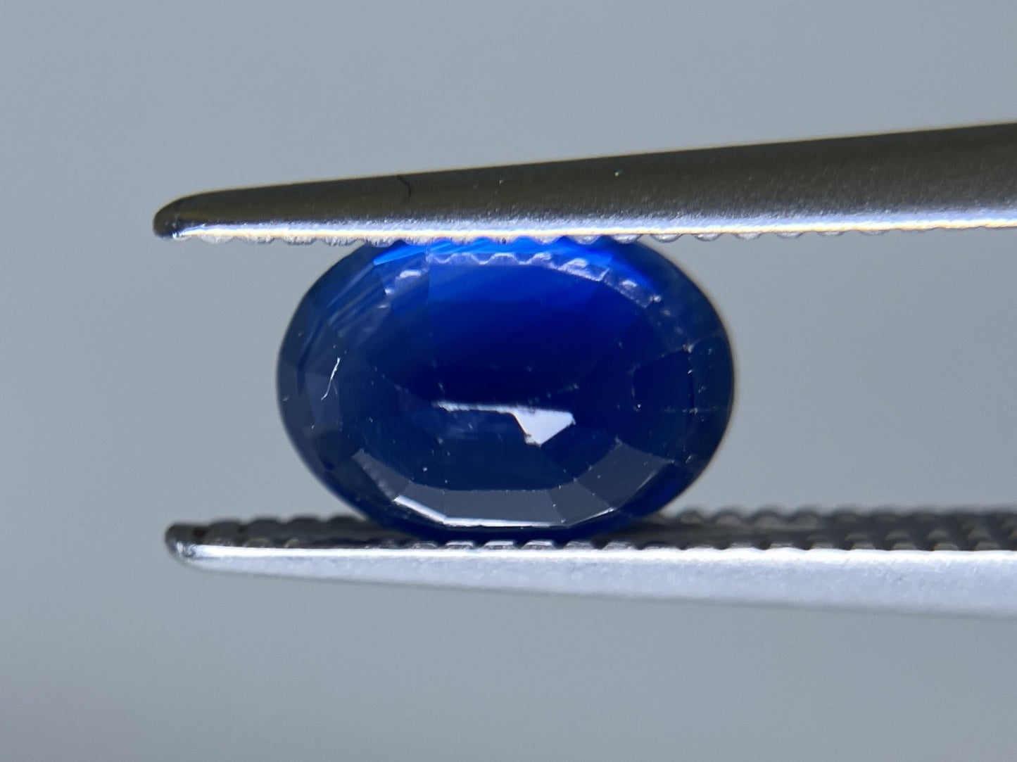 サファイア 1.17ct AIGS鑑別書付き ロイヤルブルー マダガスカル産 7.03㎜×5.10㎜×3.64㎜ ルース（ 裸石 ） 3676S