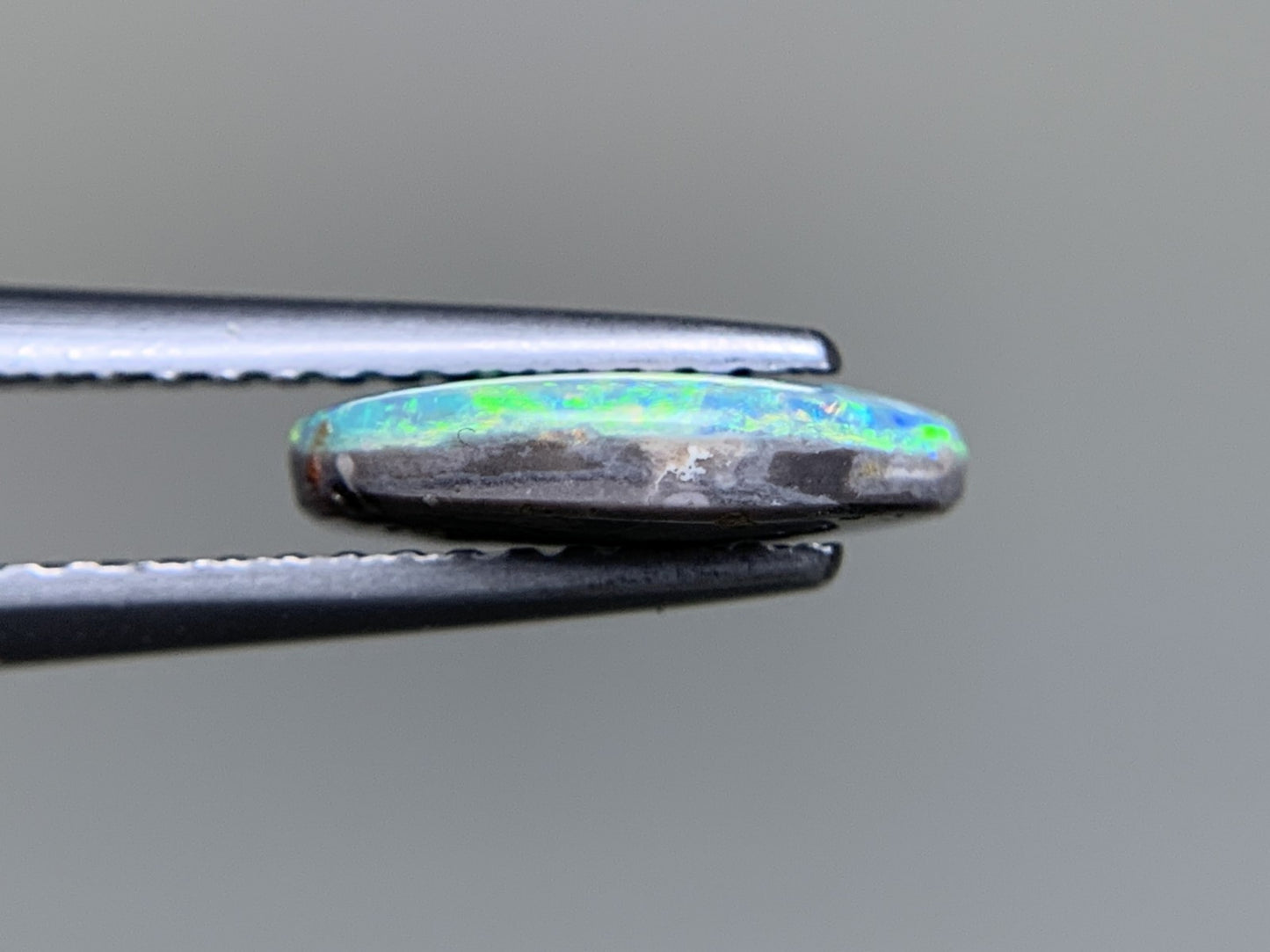ブラックオパール 天然 1.259ct 中央宝石ソーティング付き 10.2㎜×7.3㎜×2.6㎜ ルース（ 裸石 ） 6470Y