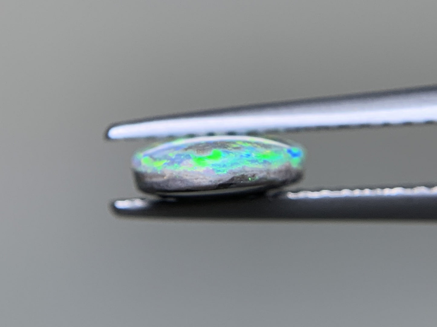 ブラックオパール 天然 1.259ct 中央宝石ソーティング付き 10.2㎜×7.3㎜×2.6㎜ ルース（ 裸石 ） 6470Y
