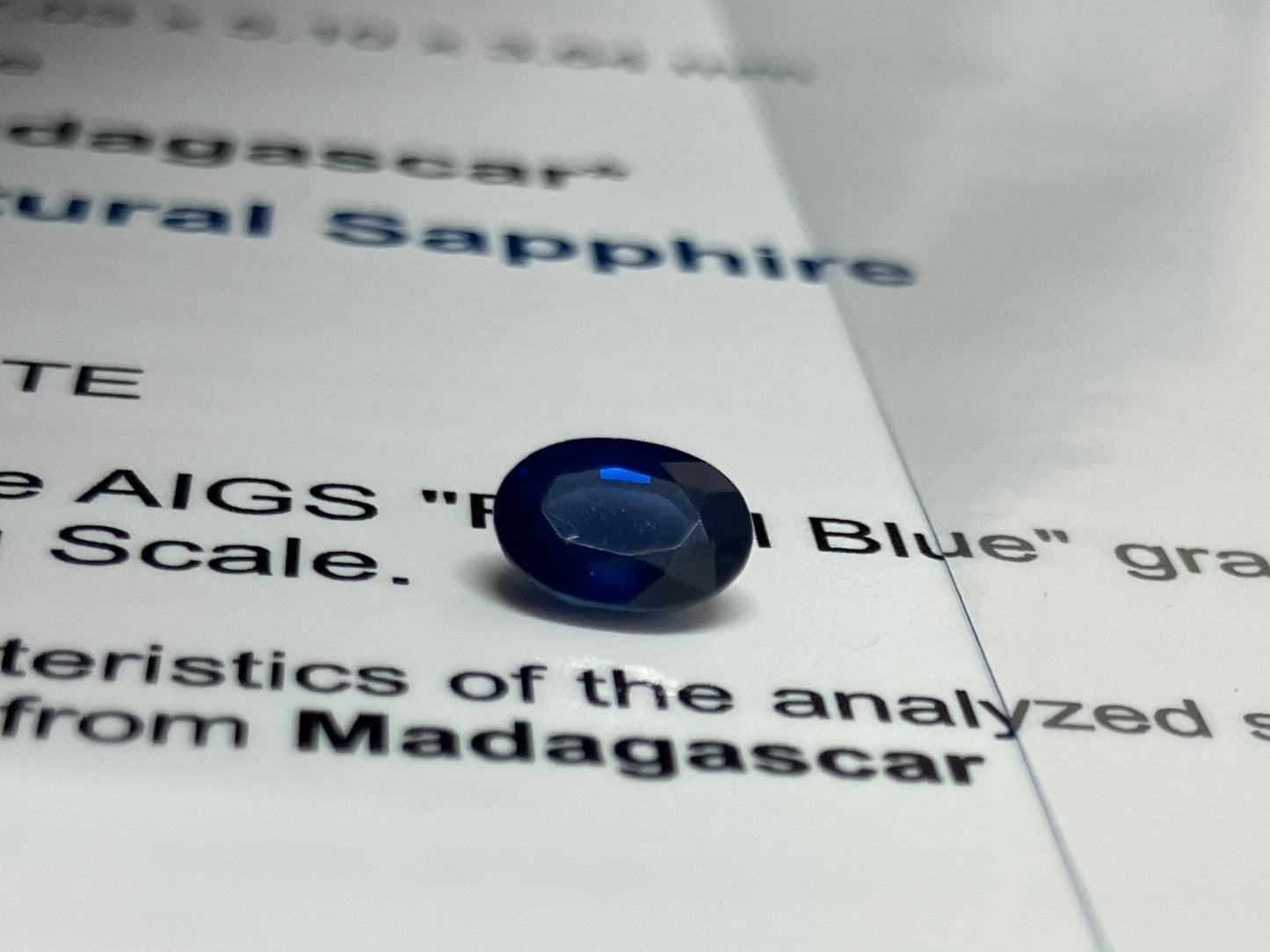サファイア 1.17ct AIGS鑑別書付き ロイヤルブルー マダガスカル産 7.03㎜×5.10㎜×3.64㎜ ルース（ 裸石 ） 3676S