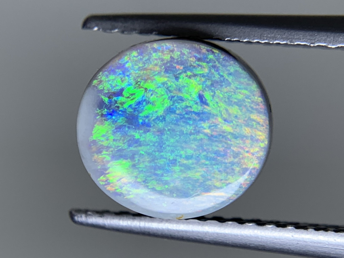 オパール 天然 1.801ct 中央宝石ソーティング付き 8.4㎜×7.9㎜×3.7㎜ ルース（ 裸石 ） 6547Y