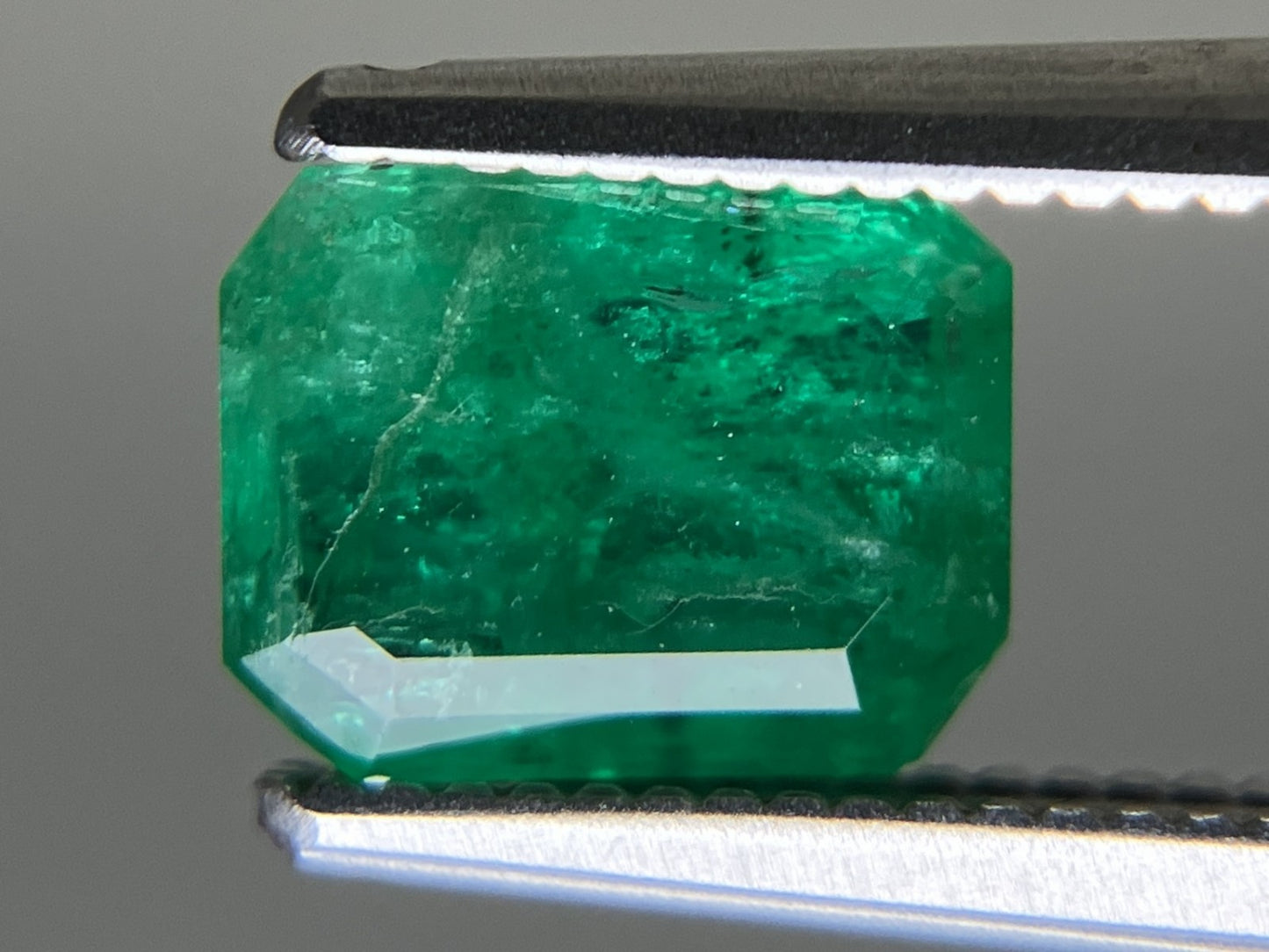エメラルド 天然 1.165ct 宝石ソーティング付き 7.1㎜×5.6㎜×3.2㎜ ルース（ 裸石 ） 6413YY