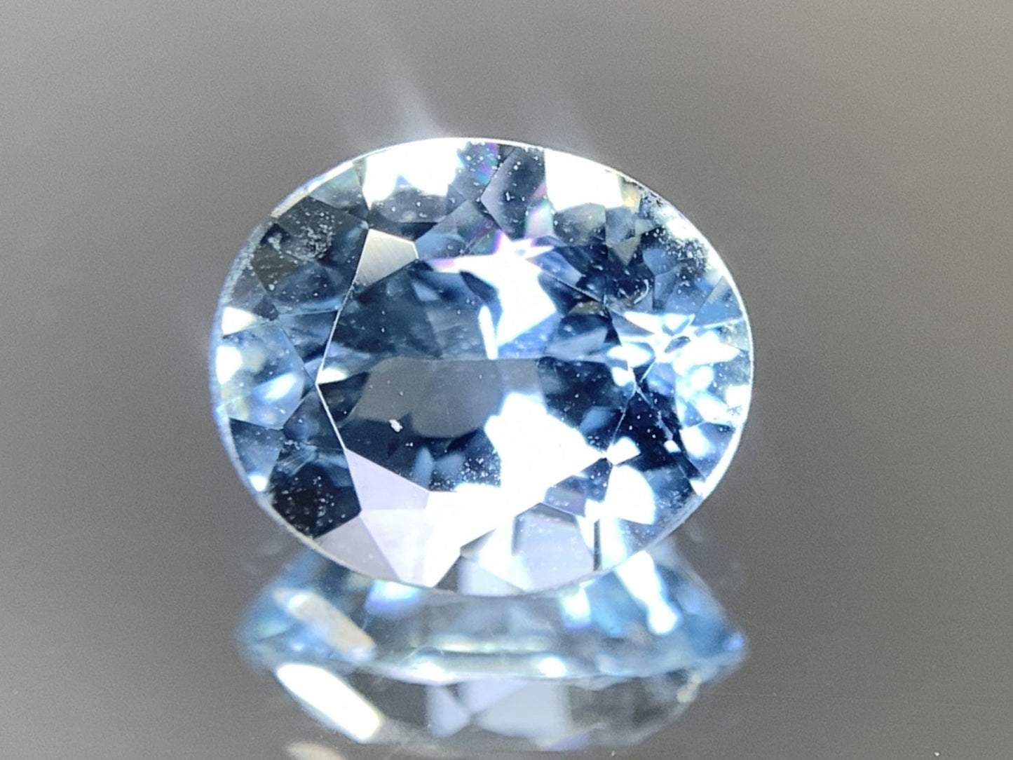 アクアマリン 天然  1.371ct  宝石ソーティング付き  8.0㎜×6.8㎜×4.7㎜ ルース（ 裸石 ）  5666Y