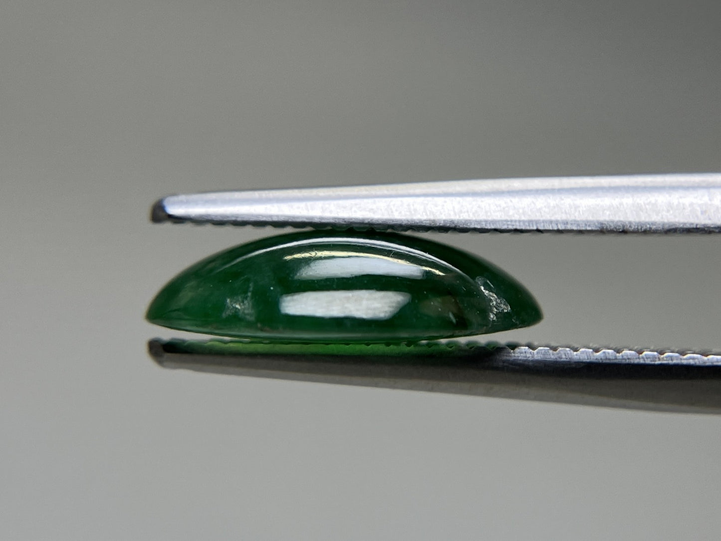 ヒスイ 翡翠 天然 3.009ct 宝石ソーティング付き 11.9㎜×9.2㎜×3.2㎜ ルース（ 裸石 ） 6150YY