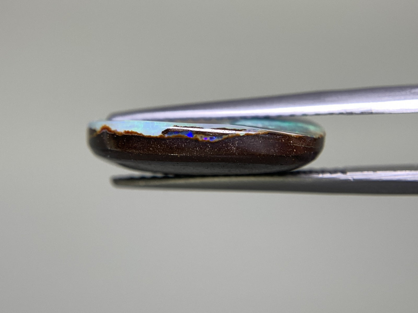 ボルダーオパール 8.047ct 宝石ソーティング付き  16.8㎜×14.0㎜×4.0㎜ ルース（ 裸石 ） 2220Y