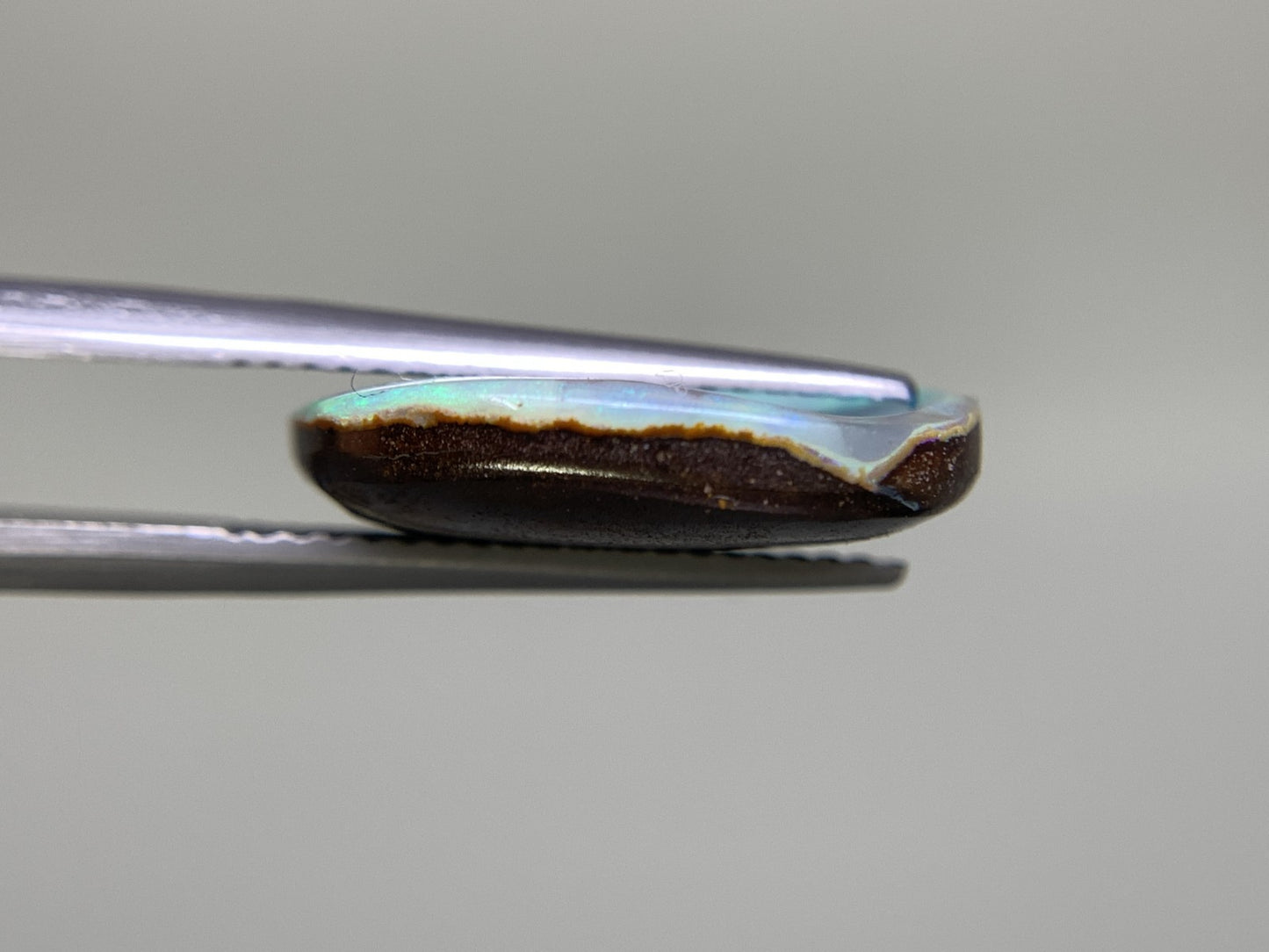 ボルダーオパール 8.047ct 宝石ソーティング付き  16.8㎜×14.0㎜×4.0㎜ ルース（ 裸石 ） 2220Y
