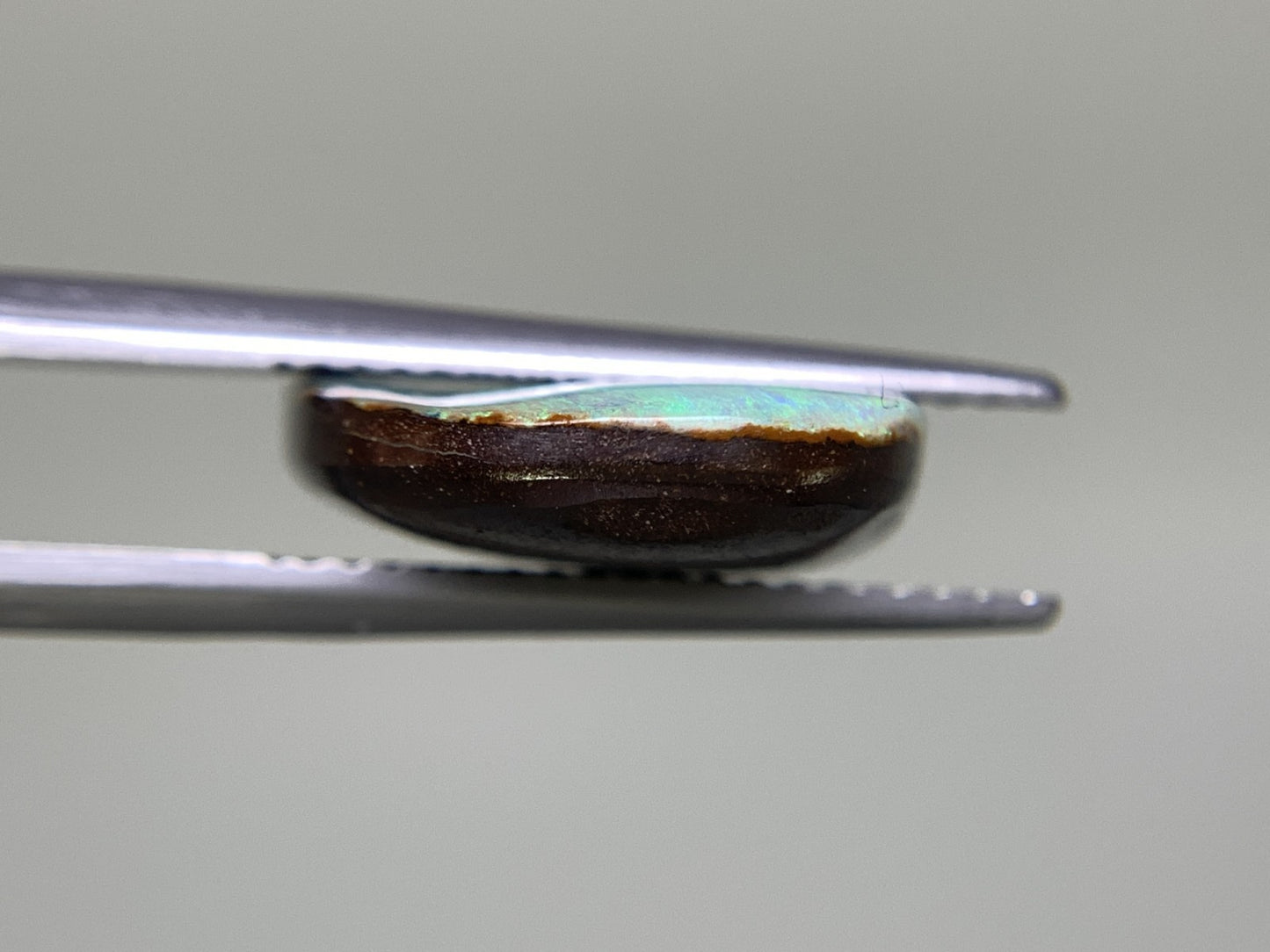 ボルダーオパール 8.047ct 宝石ソーティング付き  16.8㎜×14.0㎜×4.0㎜ ルース（ 裸石 ） 2220Y