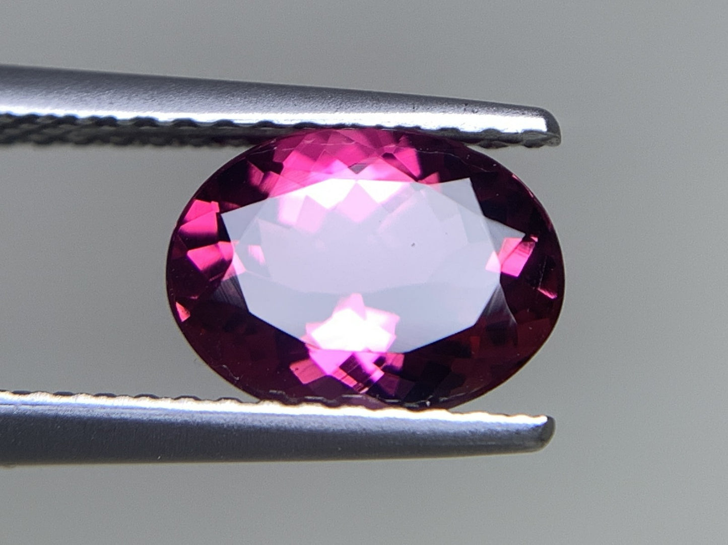 ピンクトルマリン 天然  1.178ct  宝石ソーティング付き  8.2㎜×6.2㎜×3.7㎜ ルース（ 裸石 ）  5681Y