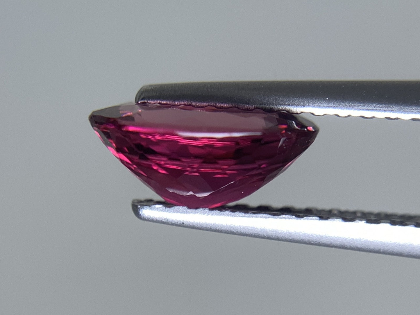 ピンクトルマリン 天然  1.178ct  宝石ソーティング付き  8.2㎜×6.2㎜×3.7㎜ ルース（ 裸石 ）  5681Y