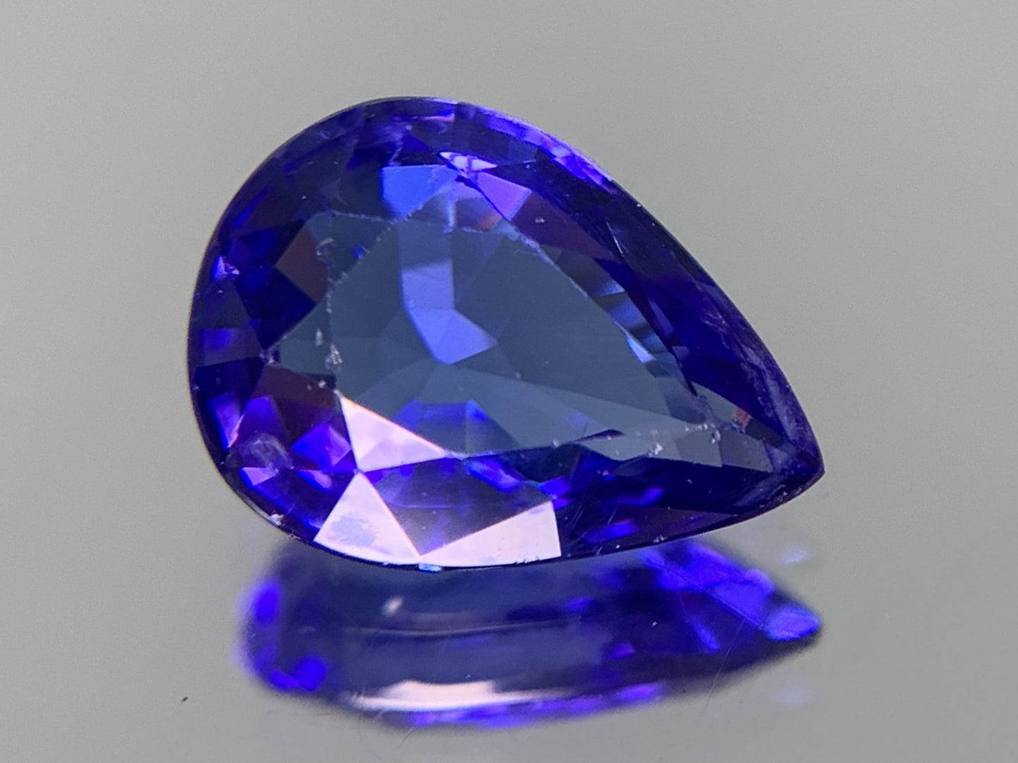 タンザナイト 天然 1.868ct 宝石ソーティング付き 縦9.78㎜×横7.10㎜×高さ4.09㎜ ルース（ 裸石 ）　 1154Y