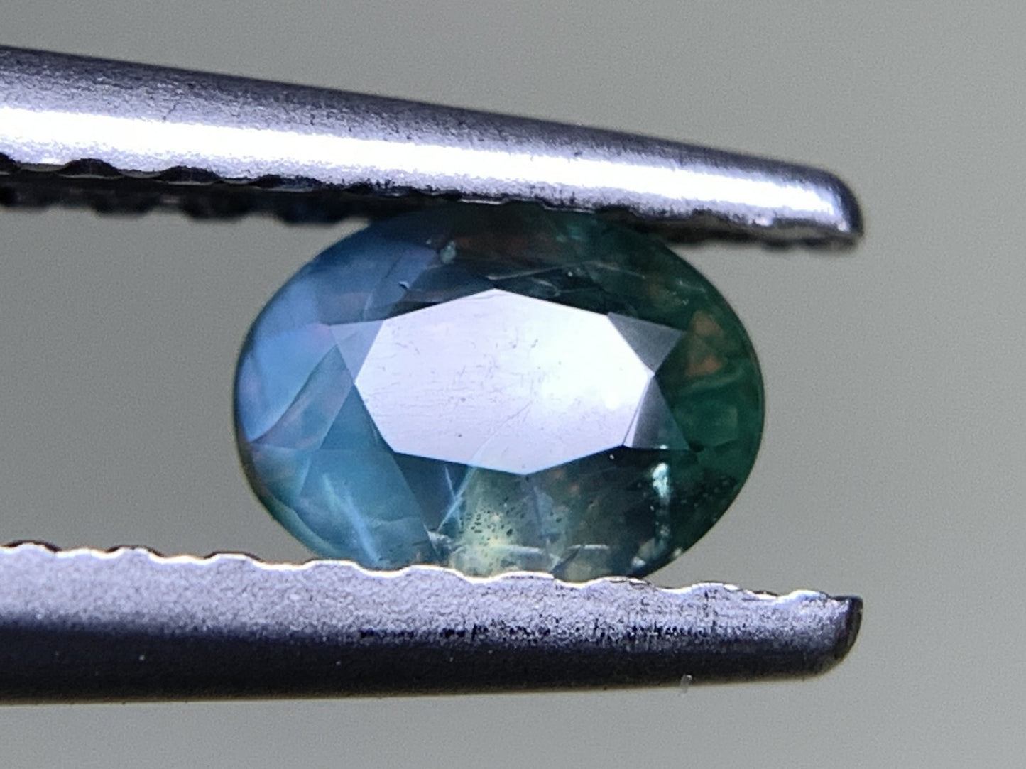 アレキサンドライト 0.333ct  中央宝石ソーティング付き  4.71㎜×3.72㎜×2.47㎜  天然 ルース（ 裸石 ） 4613Y