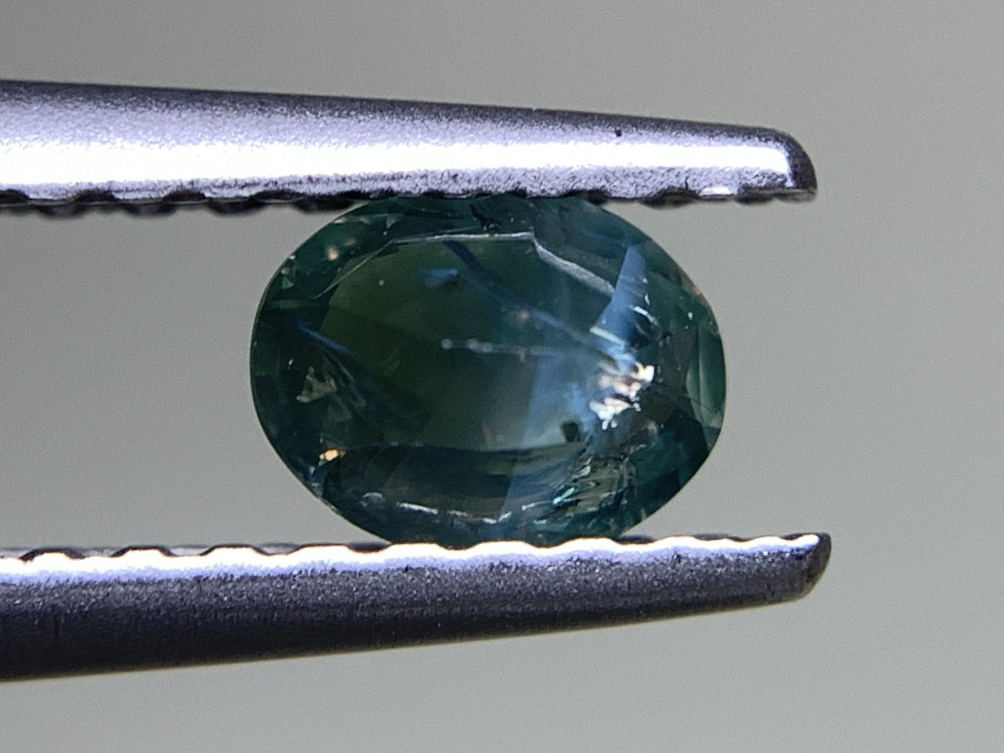 アレキサンドライト 0.333ct  中央宝石ソーティング付き  4.71㎜×3.72㎜×2.47㎜  天然 ルース（ 裸石 ） 4613Y