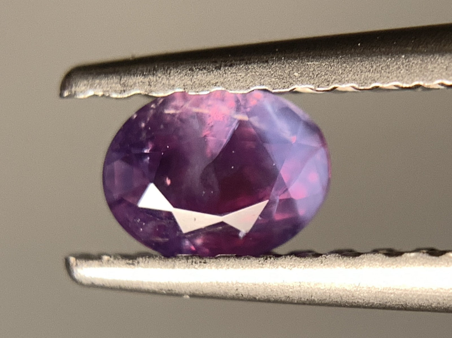 アレキサンドライト 0.333ct  中央宝石ソーティング付き  4.71㎜×3.72㎜×2.47㎜  天然 ルース（ 裸石 ） 4613Y