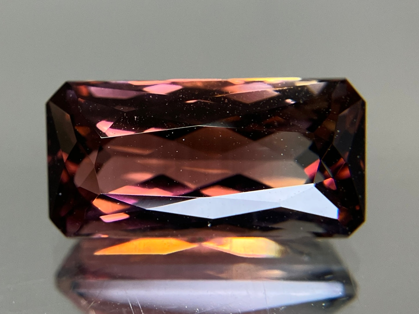 パーティーカラードトルマリン　天然 6.275ct 中央宝石ソーティング付き 14.63㎜×7.36㎜×6.62㎜ 天然 ルース（ 裸石 ） 6288YY