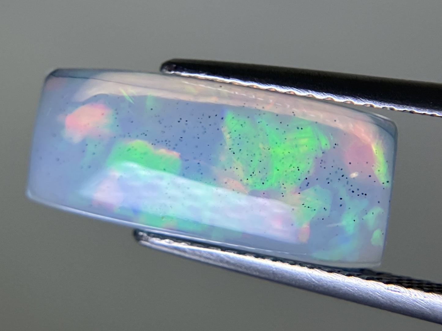 オパール 2.972ct 宝石ソーティング付き  17.0㎜×7.7㎜×3.9㎜  ルース（ 裸石 ） 3960YY