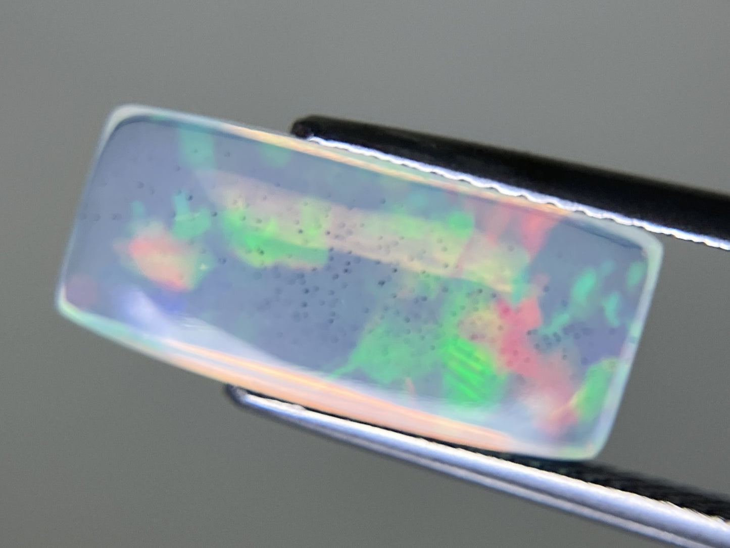 オパール 2.972ct 宝石ソーティング付き  17.0㎜×7.7㎜×3.9㎜  ルース（ 裸石 ） 3960YY