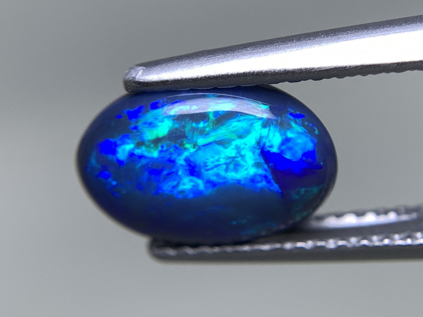 ブラックオパール 天然 1.981ct 中央宝石ソーティング付き 10.4㎜×7.5㎜×4.2㎜ ルース（ 裸石 ） 7298Y