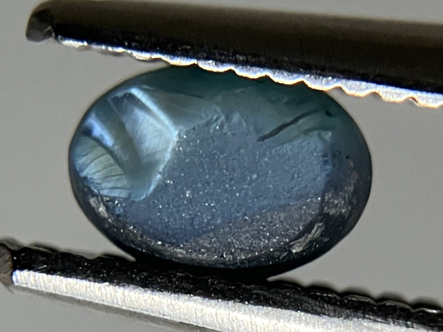 アレキサンドライトキャッツアイ 天然 0.506ct 中央宝石ソーティング付き 5.1㎜×3.7㎜×2.6㎜ ルース（ 裸石 ） 6274YY