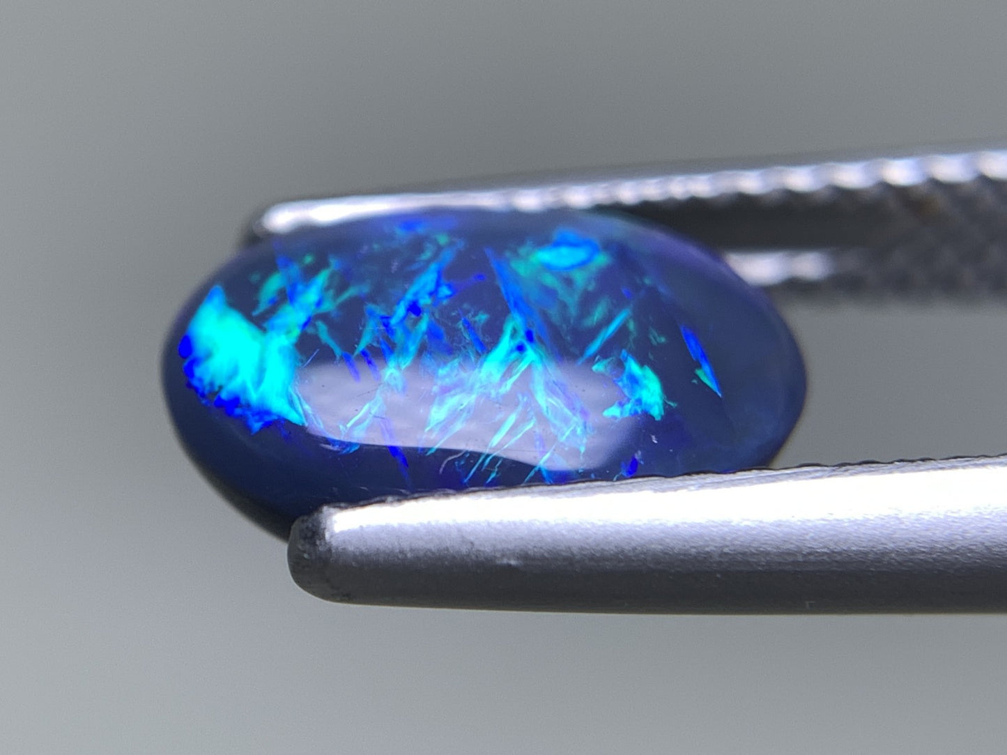ブラックオパール 天然 1.981ct 中央宝石ソーティング付き 10.4㎜×7.5㎜×4.2㎜ ルース（ 裸石 ） 7298Y