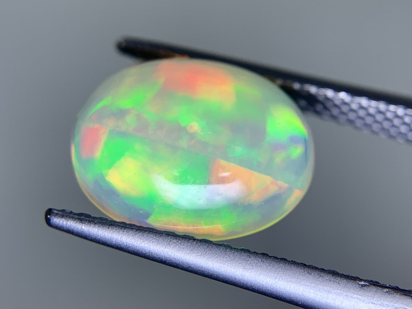 オパール 2.669ct 宝石ソーティング付き  11.3㎜×9.2㎜×5.1㎜  ルース（ 裸石 ） 3339Y