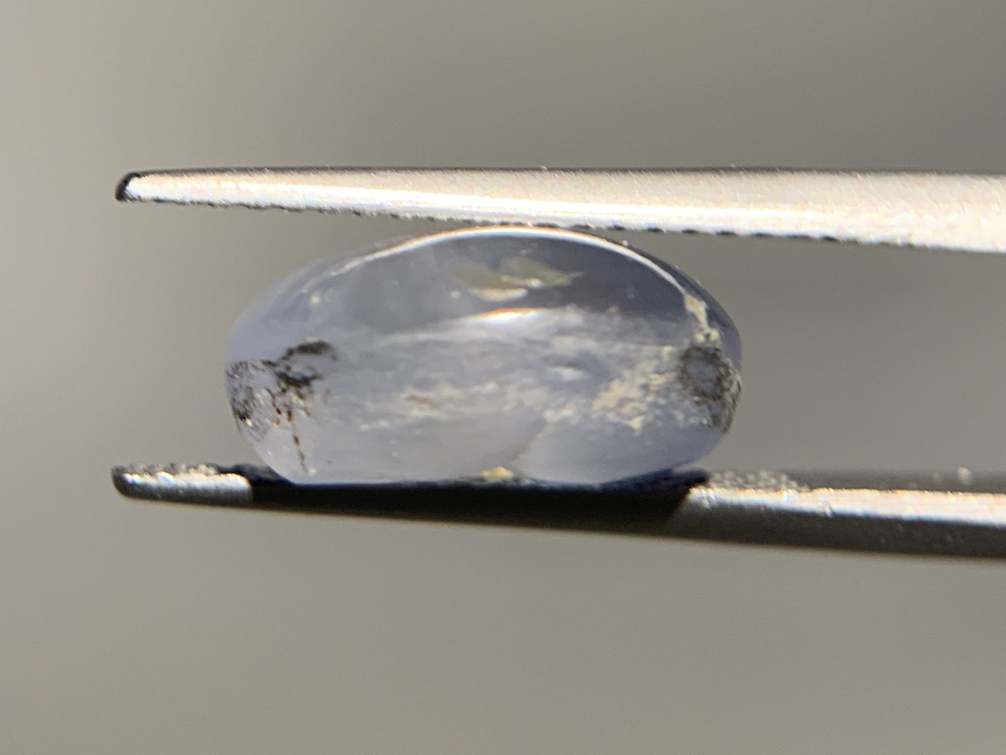 スターサファイア 天然 8.923ct 中央宝石ソーティング付き 12.5㎜×10.7㎜×6.1㎜ ルース（ 裸石 ） 6458Y