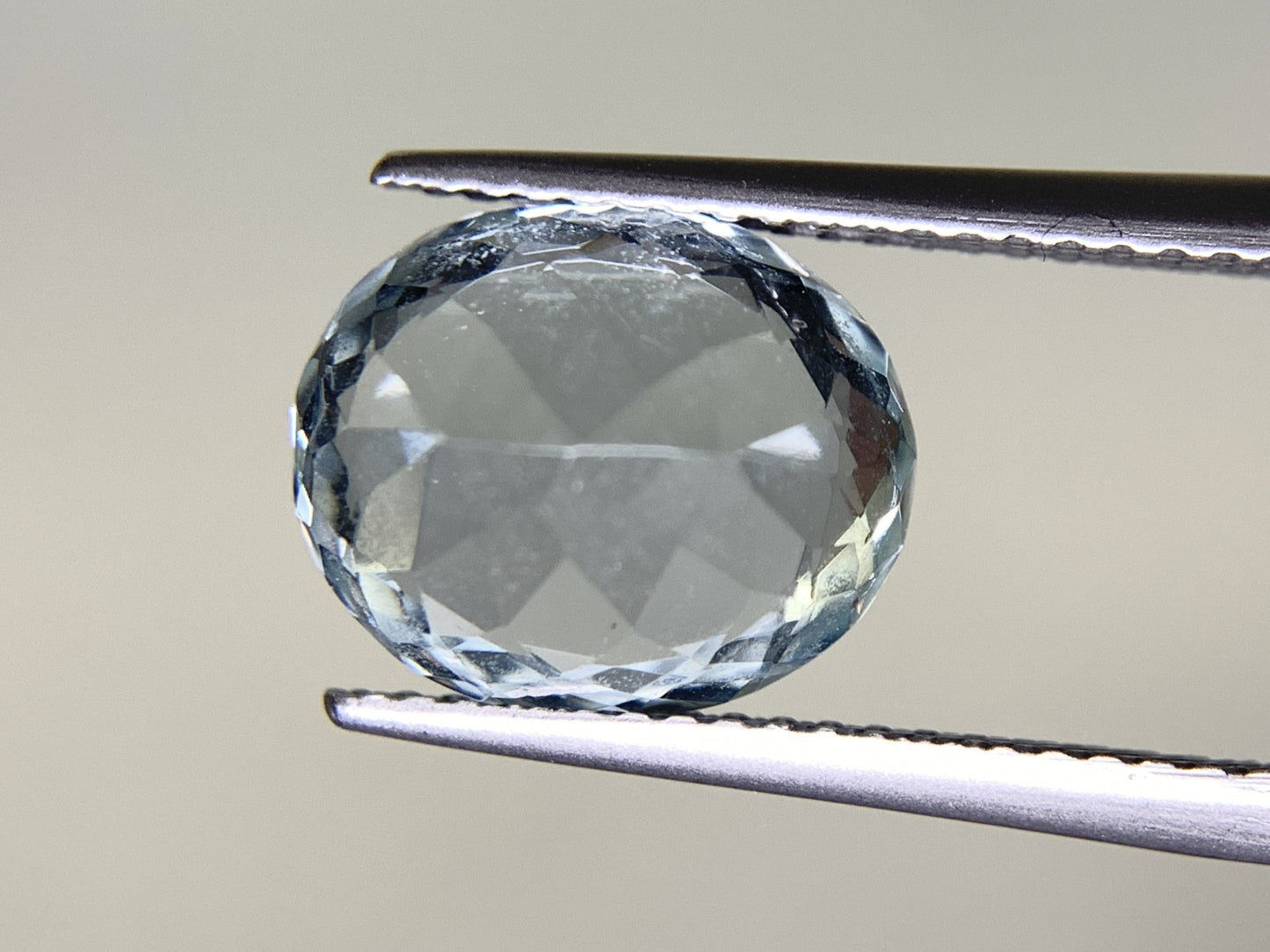 アクアマリン 4.111ct 宝石ソーティング付き 11.2㎜×9.4㎜×6.8㎜ ルース（ 裸石 ） 2299Y