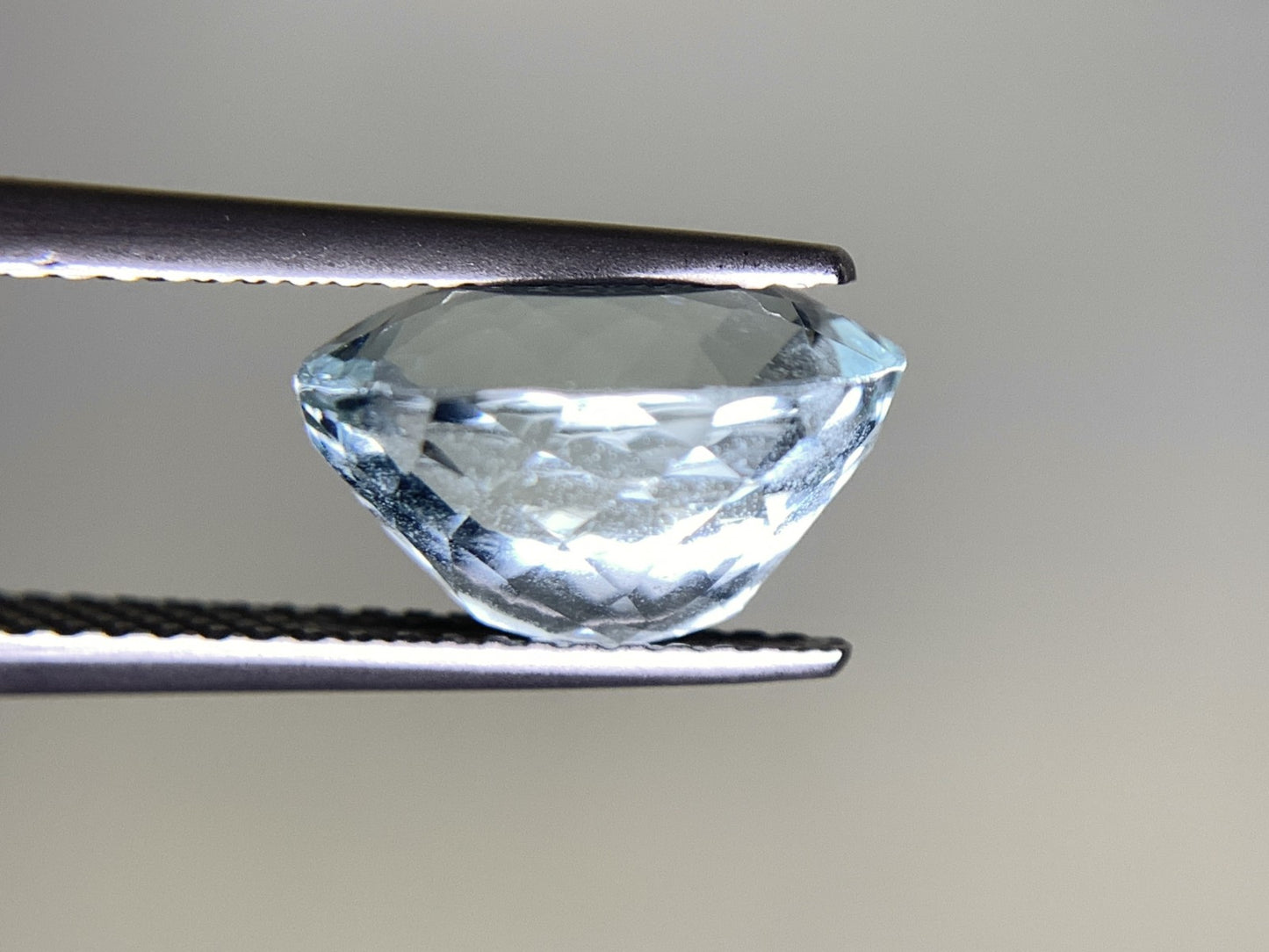 アクアマリン 4.111ct 宝石ソーティング付き 11.2㎜×9.4㎜×6.8㎜ ルース（ 裸石 ） 2299Y
