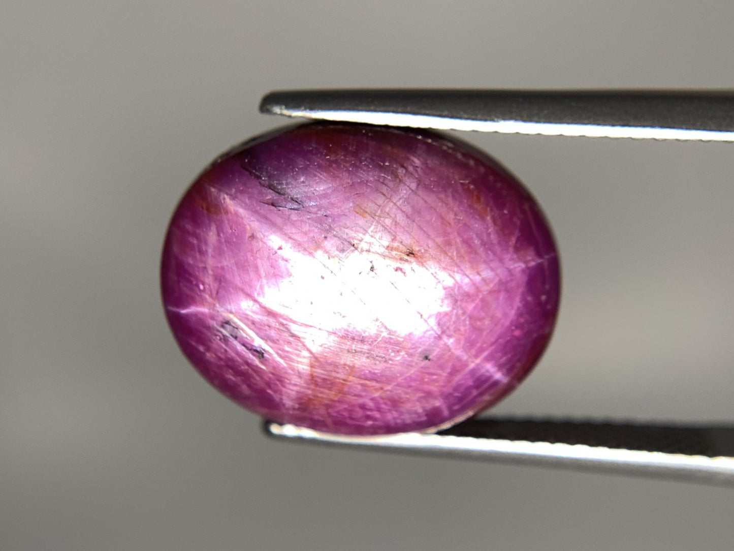 スタールビー 天然 22.847ct 宝石ソーティング付き 17.4㎜×14.0㎜×7.5㎜ ルース（ 裸石 ） 7392Y