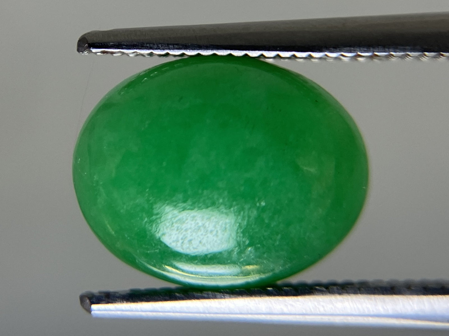 ヒスイ 翡翠 天然 4.653ct 宝石ソーティング付き 11.4㎜×9.2㎜×4.7㎜ ルース（ 裸石 ） 6302YY