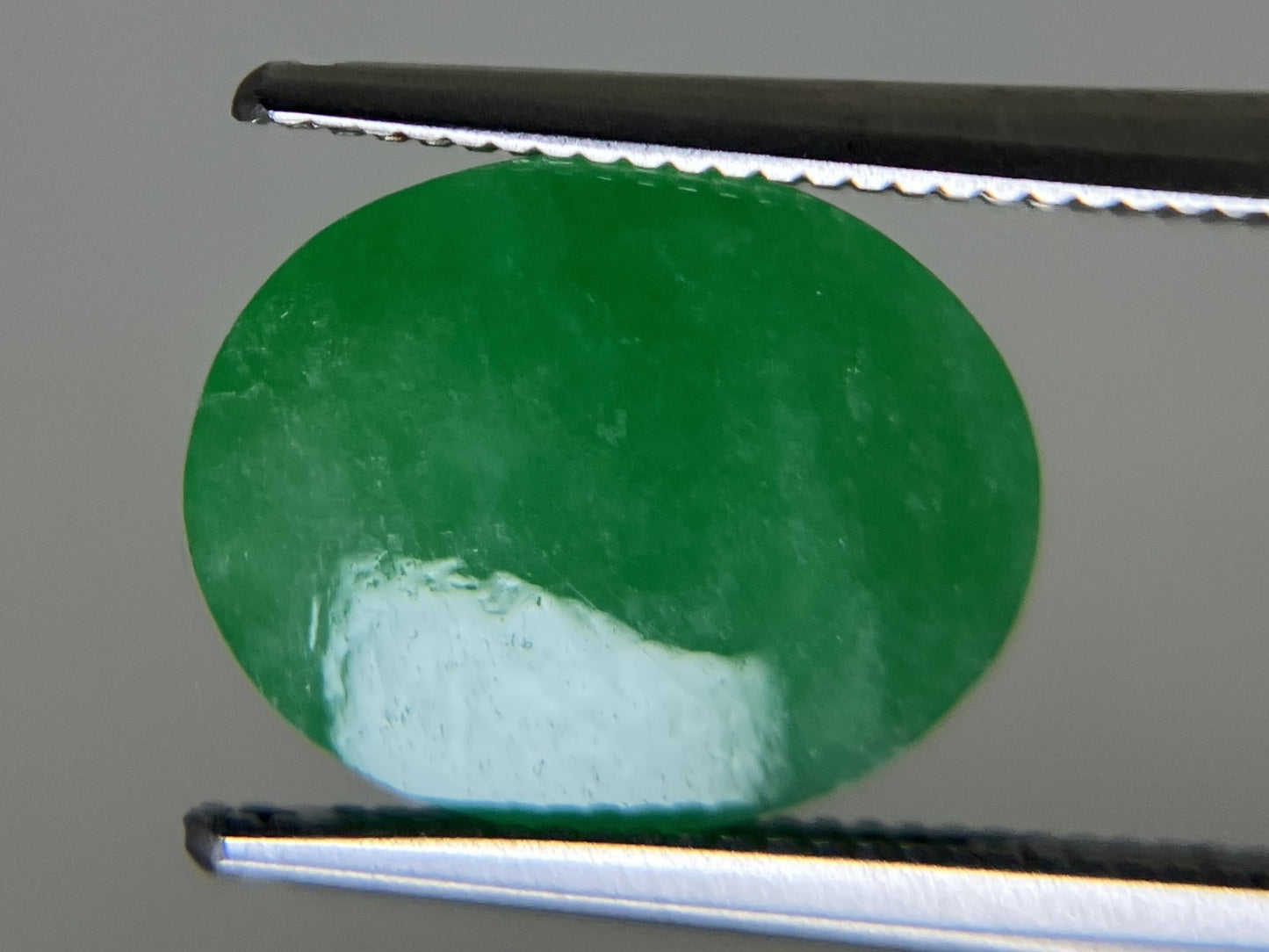 ヒスイ 翡翠 天然 4.653ct 宝石ソーティング付き 11.4㎜×9.2㎜×4.7㎜ ルース（ 裸石 ） 6302YY
