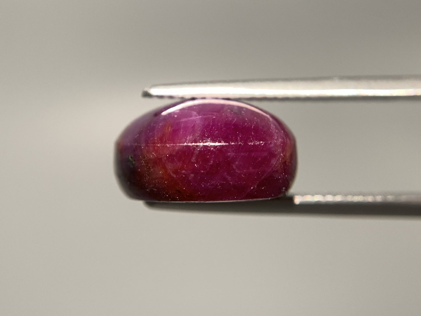 スタールビー 天然 22.847ct 宝石ソーティング付き 17.4㎜×14.0㎜×7.5㎜ ルース（ 裸石 ） 7392Y