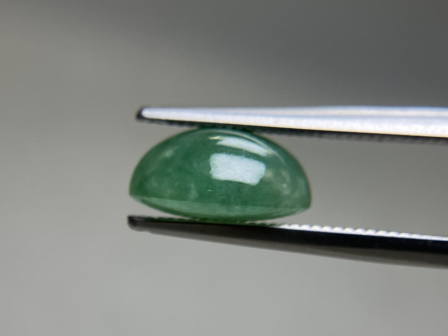 ヒスイ 翡翠 天然 4.795ct 宝石ソーティング付き 10.7㎜×8.9㎜×5.3㎜ ルース（ 裸石 ） 6214YY