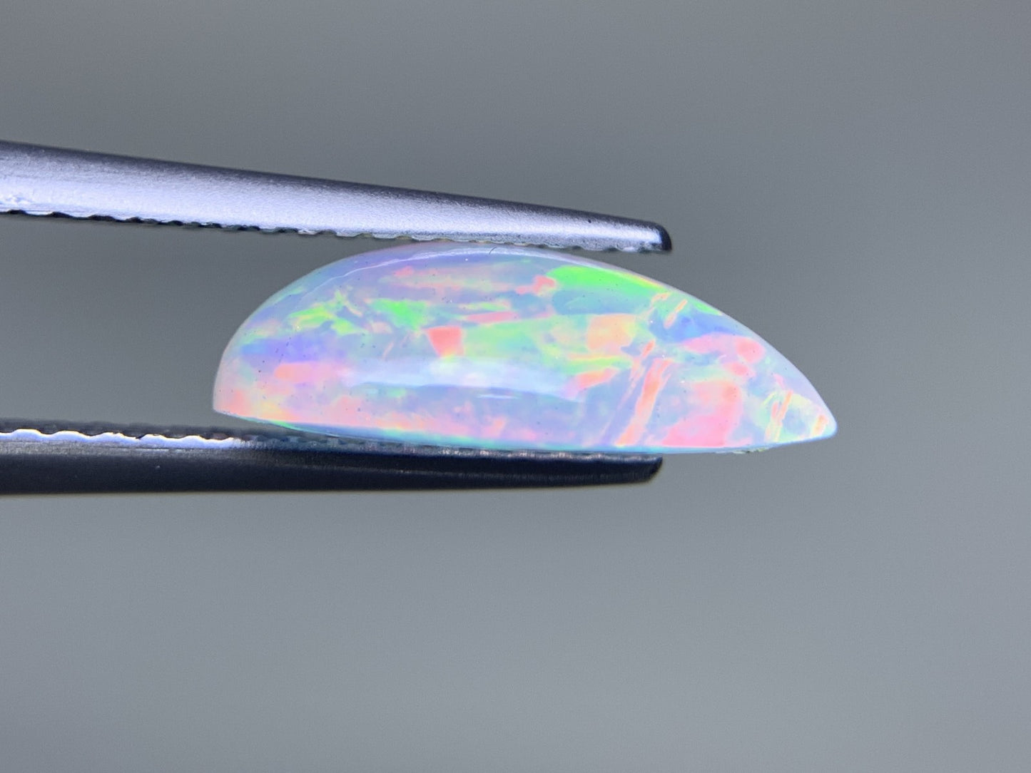 オパール 2.056ct 宝石ソーティング付き  13.7㎜×7.8㎜×4.5㎜  ルース（ 裸石 ） 3347Y