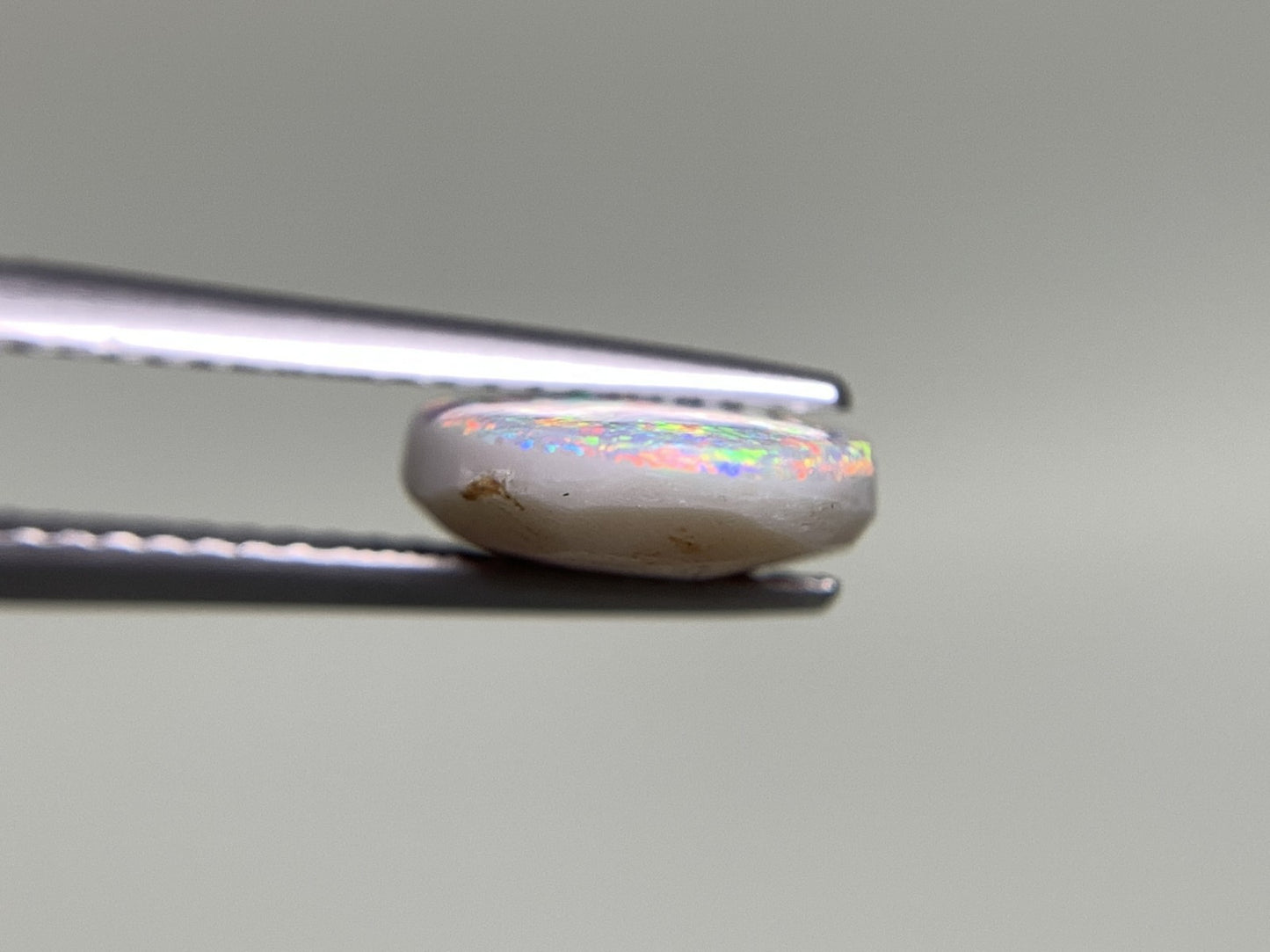 ブラックオパール 2.483ct  中央宝石ソーティング付き  12.7㎜×9.1㎜×3.2㎜  天然 ルース（ 裸石 ） 4722Y