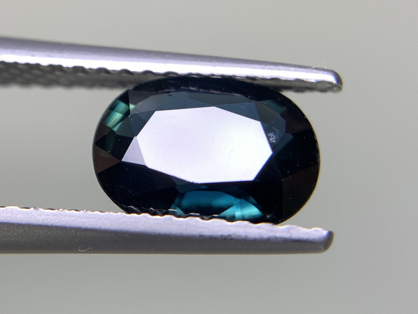 サファイア 1.404ct 宝石ソーティング付き  8.2㎜×5.9㎜×3.0㎜ ルース（ 裸石 ） 2219Y