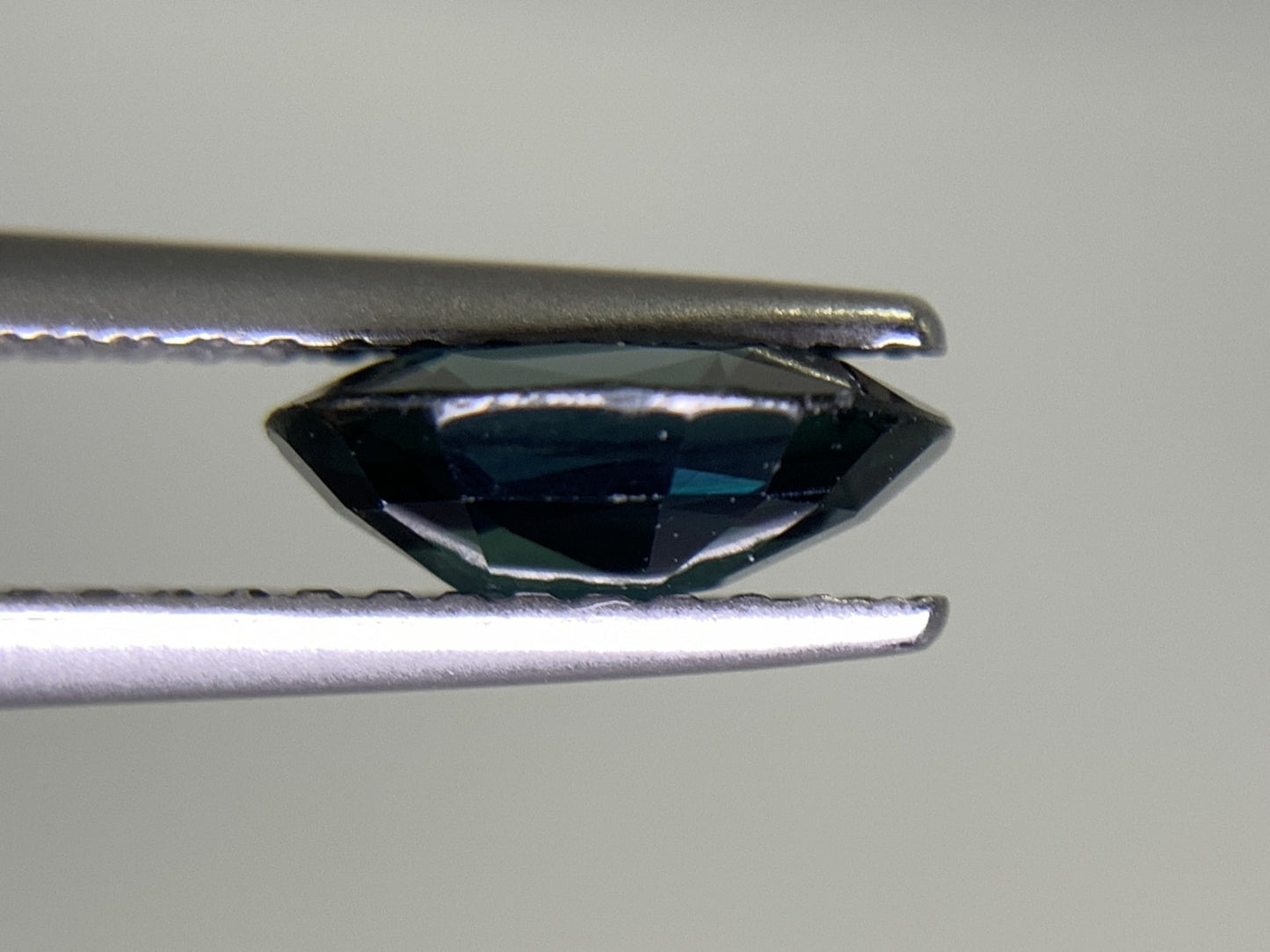 サファイア 1.404ct 宝石ソーティング付き  8.2㎜×5.9㎜×3.0㎜ ルース（ 裸石 ） 2219Y