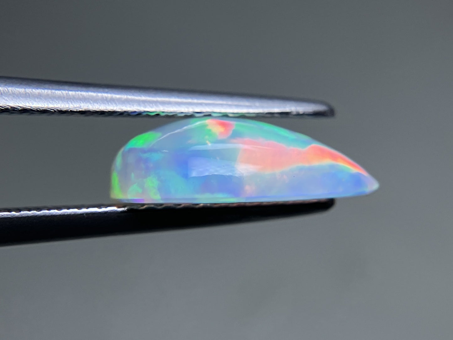 オパール 1.790ct 宝石ソーティング付き  11.8㎜×7.9㎜×3.9㎜  ルース（ 裸石 ） 3929YY