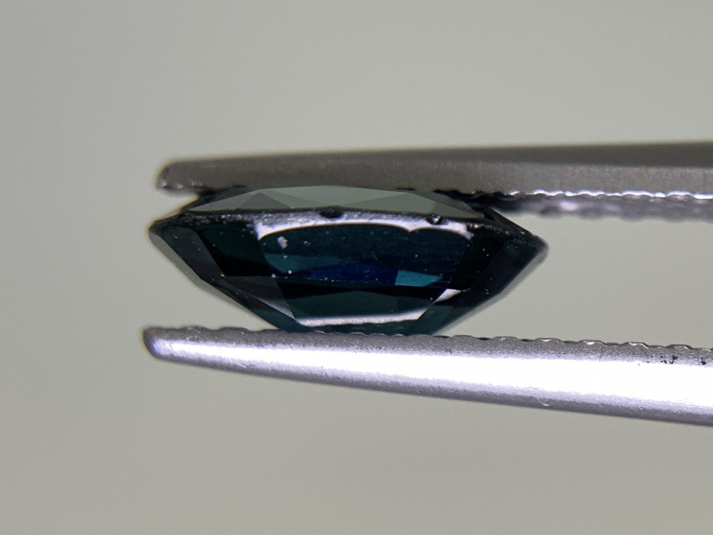 サファイア 1.404ct 宝石ソーティング付き  8.2㎜×5.9㎜×3.0㎜ ルース（ 裸石 ） 2219Y