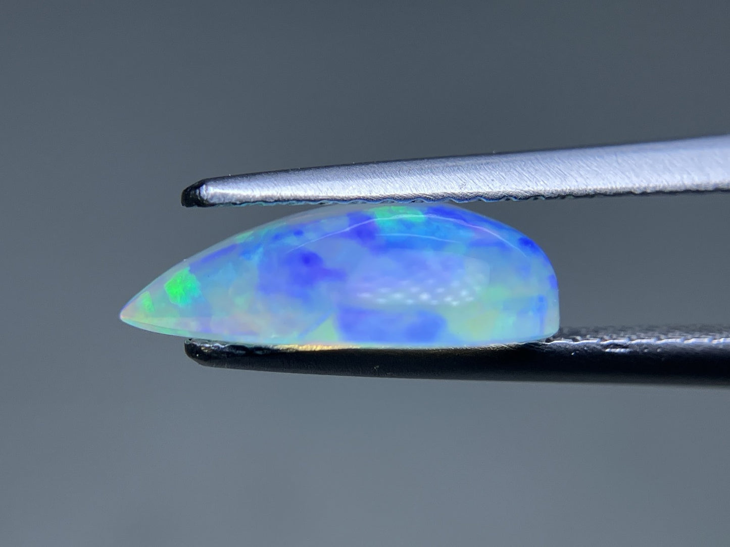 オパール 1.790ct 宝石ソーティング付き  11.8㎜×7.9㎜×3.9㎜  ルース（ 裸石 ） 3929YY