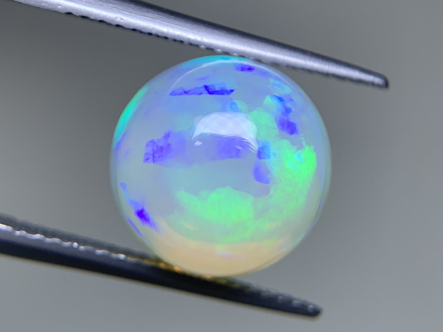 オパール 5.669ct  宝石ソーティング付き  11.5㎜×11.4㎜×8.6㎜  ルース（ 裸石 ） 4343Y