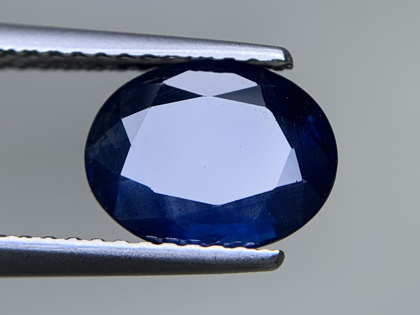 サファイア 天然 2.579ct 中央宝石ソーティング付き 9.22㎜×7.33㎜×4.06㎜ ルース（ 裸石 ） 5639Y