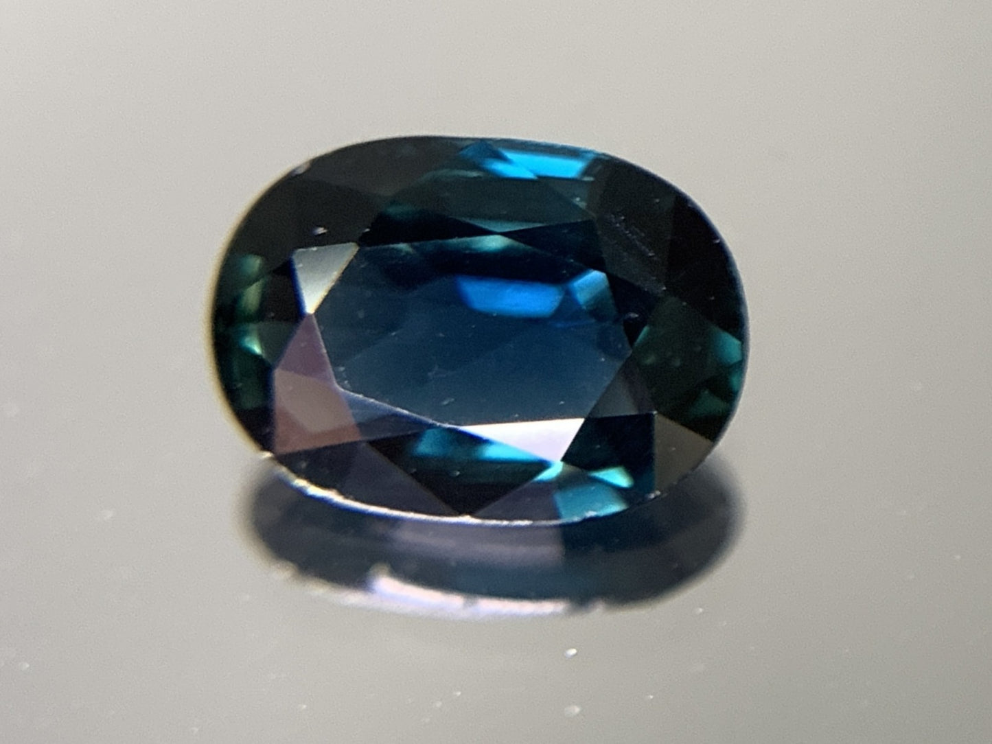 サファイア 1.404ct 宝石ソーティング付き  8.2㎜×5.9㎜×3.0㎜ ルース（ 裸石 ） 2219Y