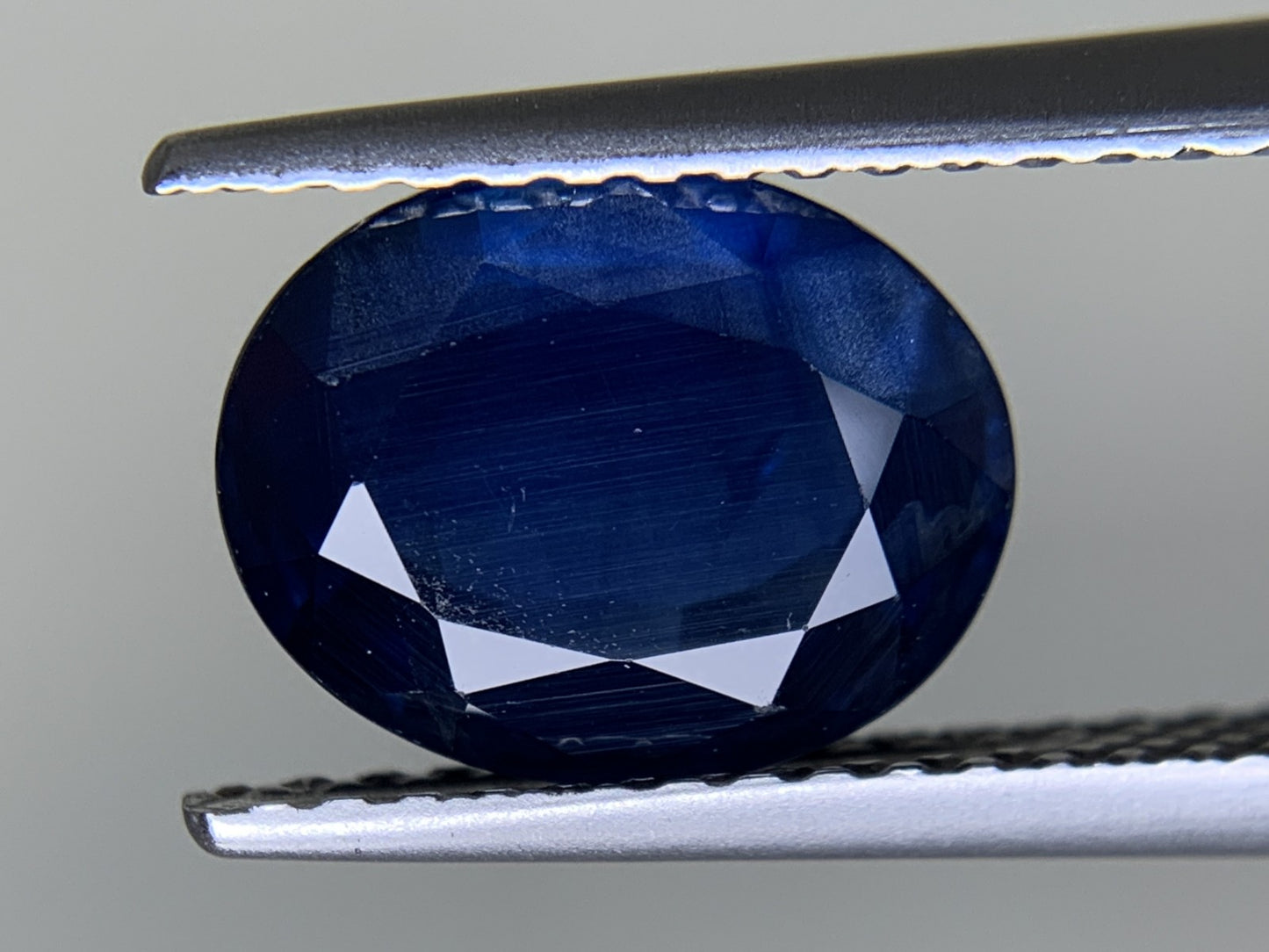 サファイア 天然 2.579ct 中央宝石ソーティング付き 9.22㎜×7.33㎜×4.06㎜ ルース（ 裸石 ） 5639Y