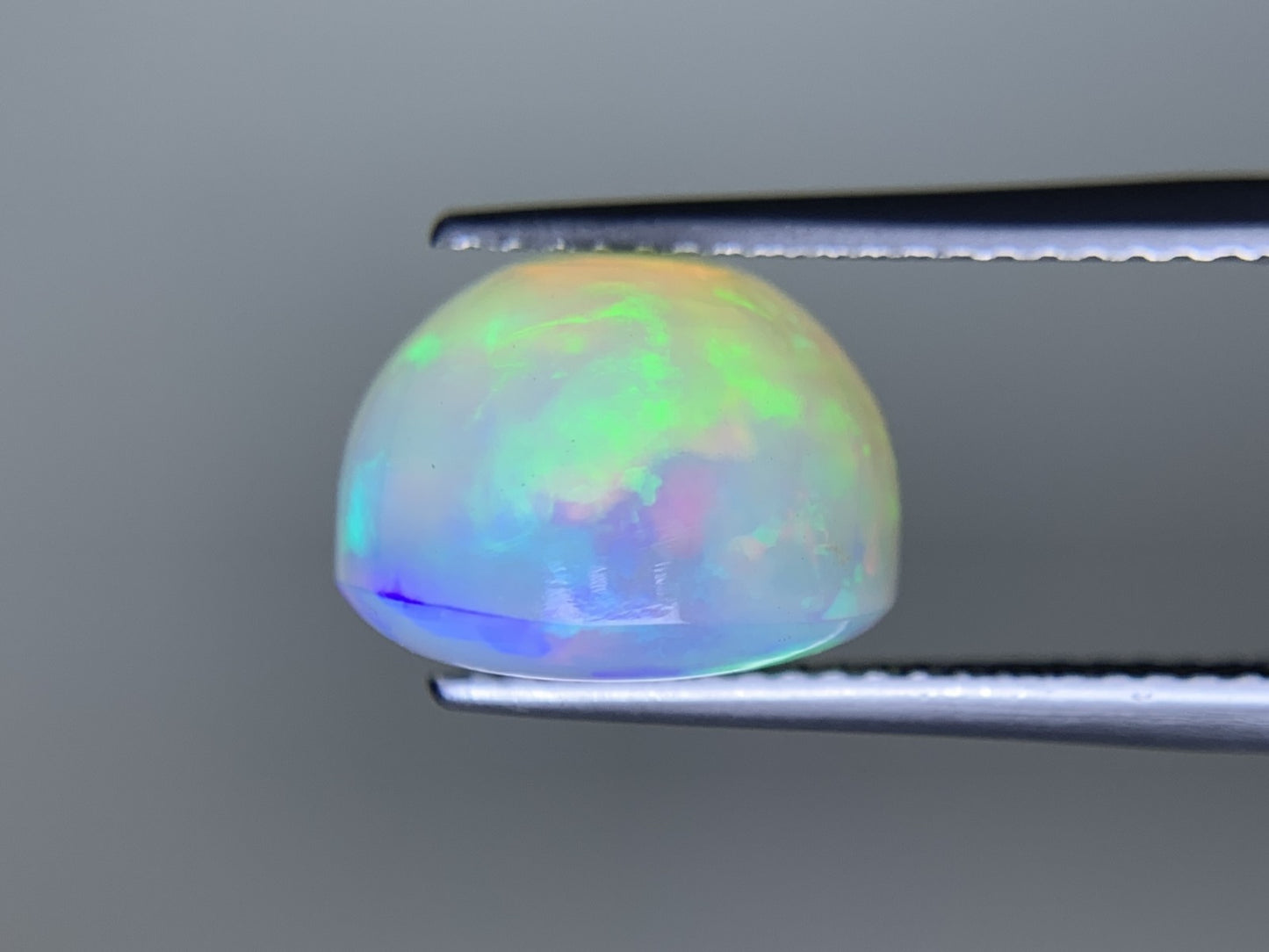 オパール 5.669ct  宝石ソーティング付き  11.5㎜×11.4㎜×8.6㎜  ルース（ 裸石 ） 4343Y