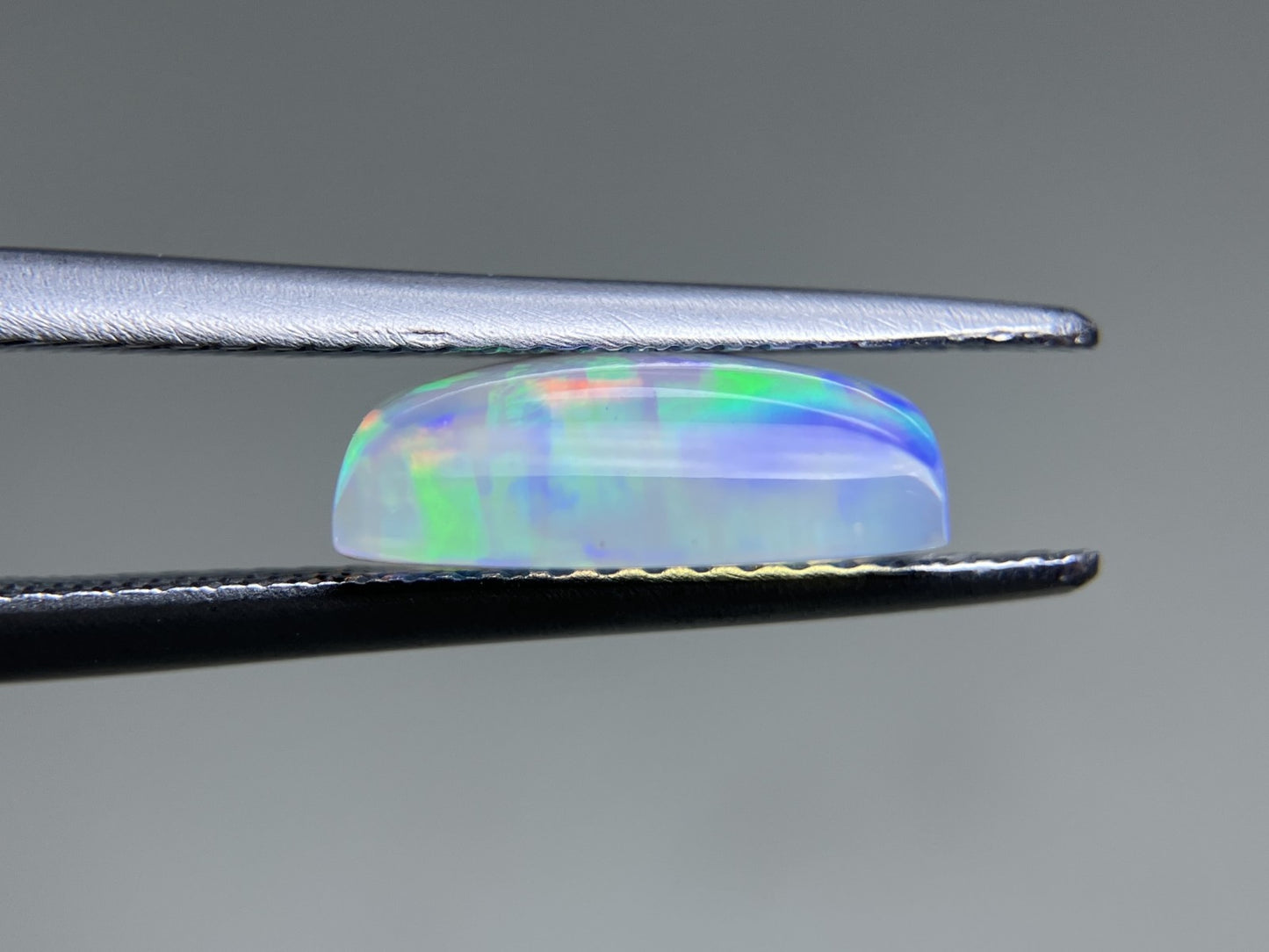 オパール 1.865ct 宝石ソーティング付き  10.8㎜×6.9㎜×3.9㎜  ルース（ 裸石 ） 3958YY